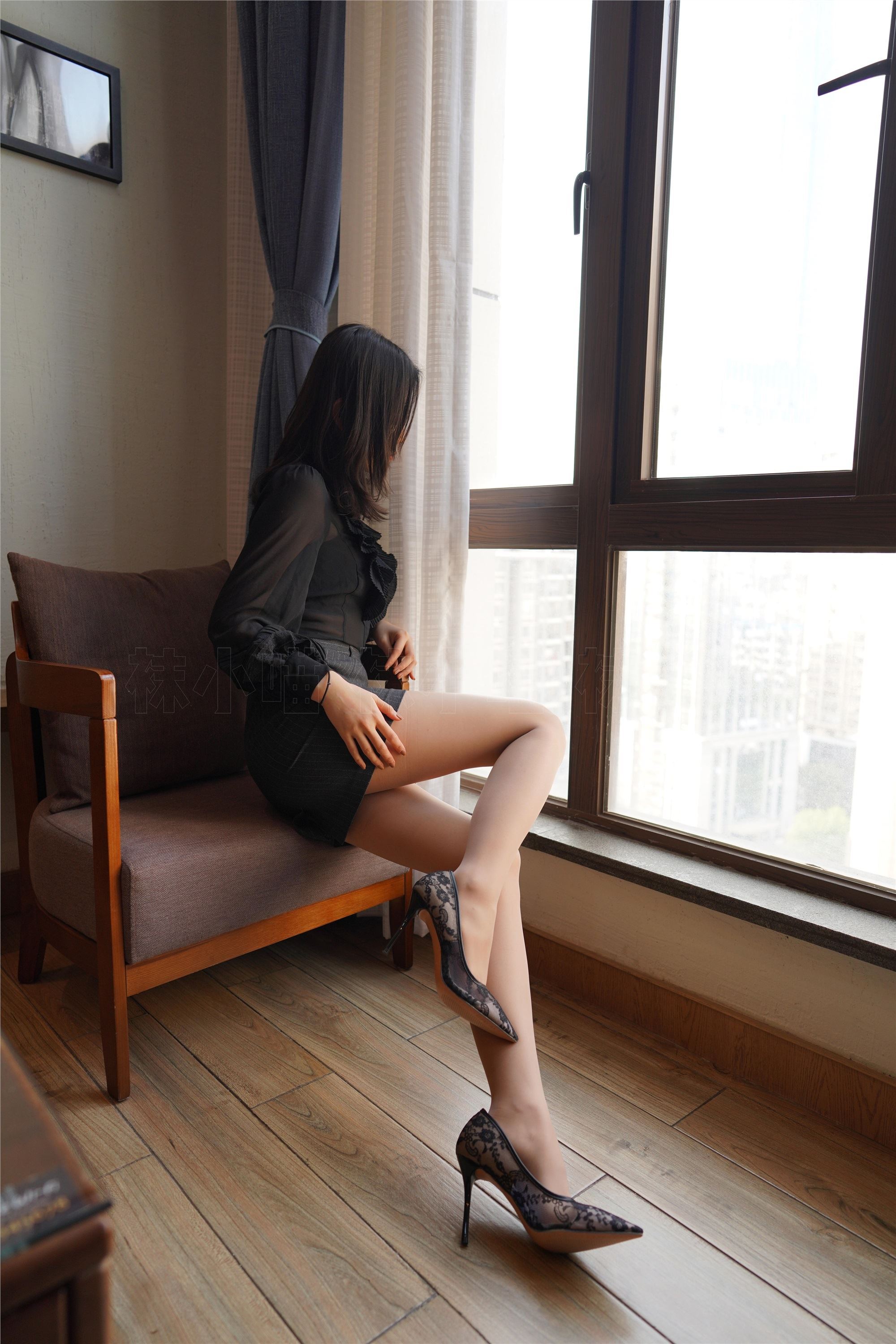 KittyWawa袜小喵  KT172《窗前玩个丝》